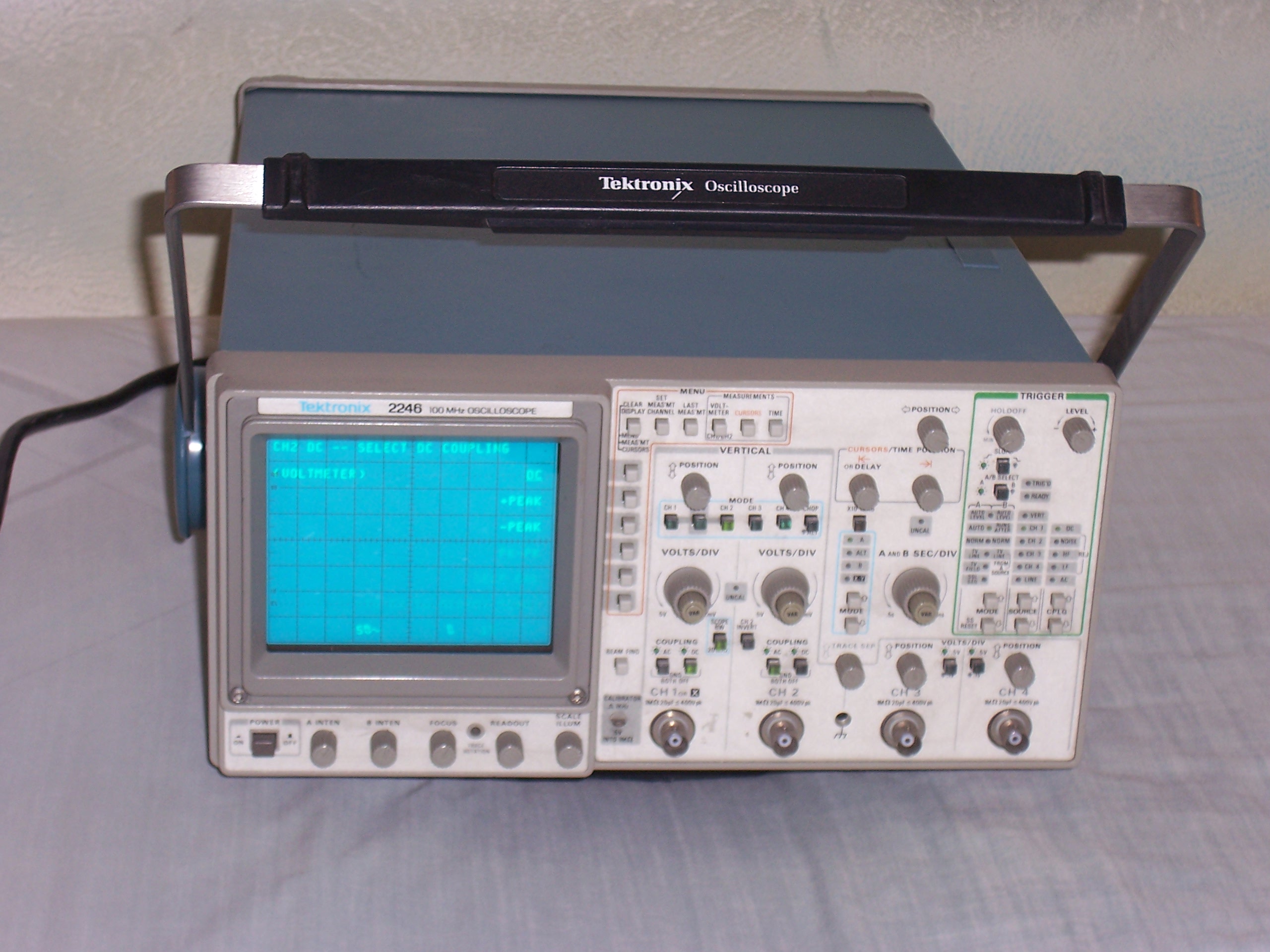 Tektronix 2246 Oscilloscope, Analog: 100MHz,4ch-0