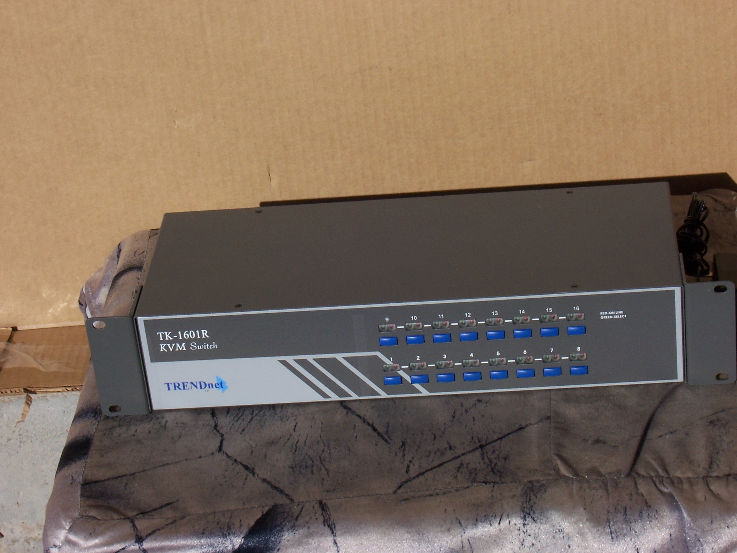 TK-1601R Details about   TRENDnet 16-Port PS2 Rack Mount KVM Switch