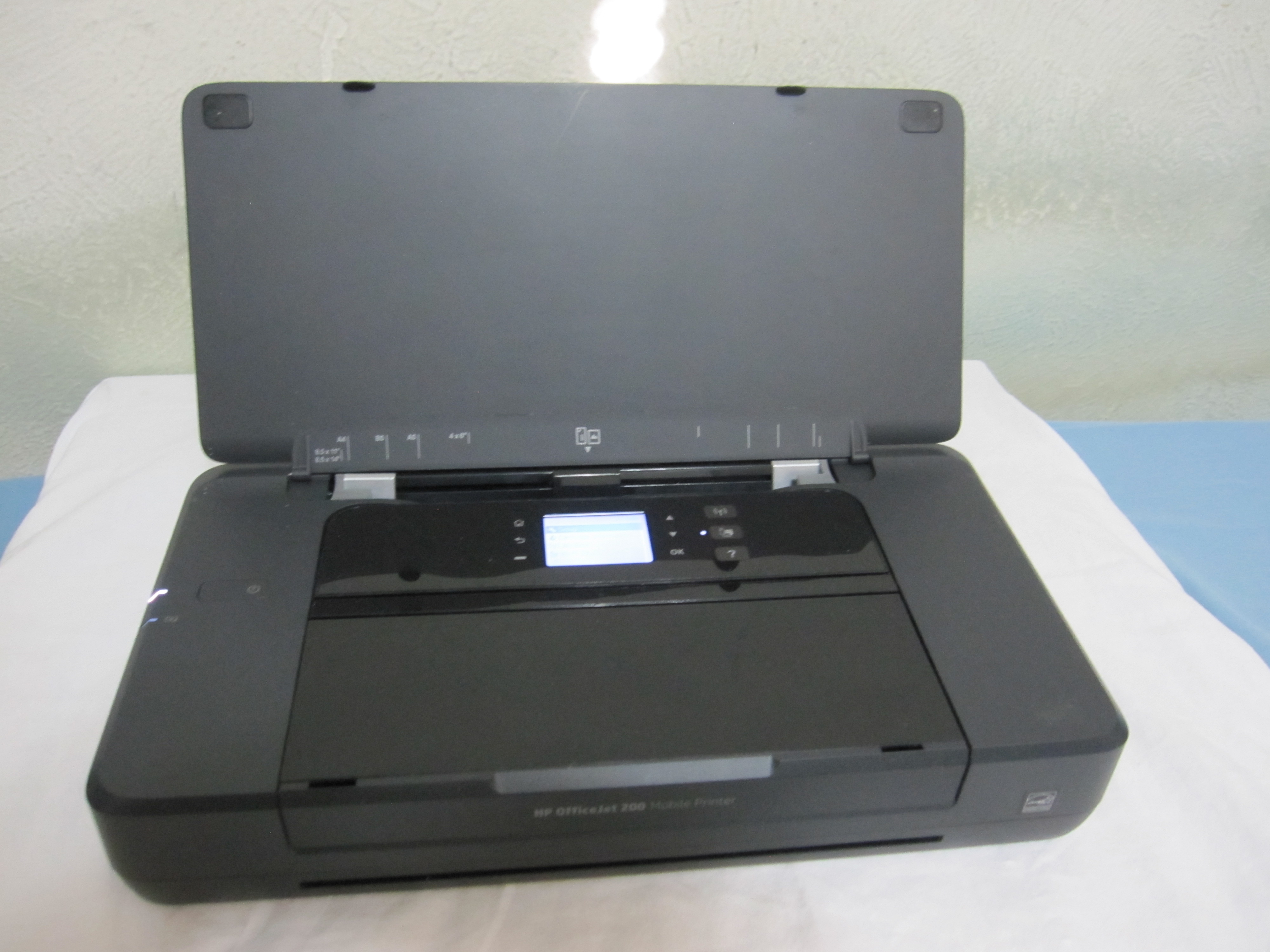 HP OfficeJet 200 Mobile Printer - Imagine41