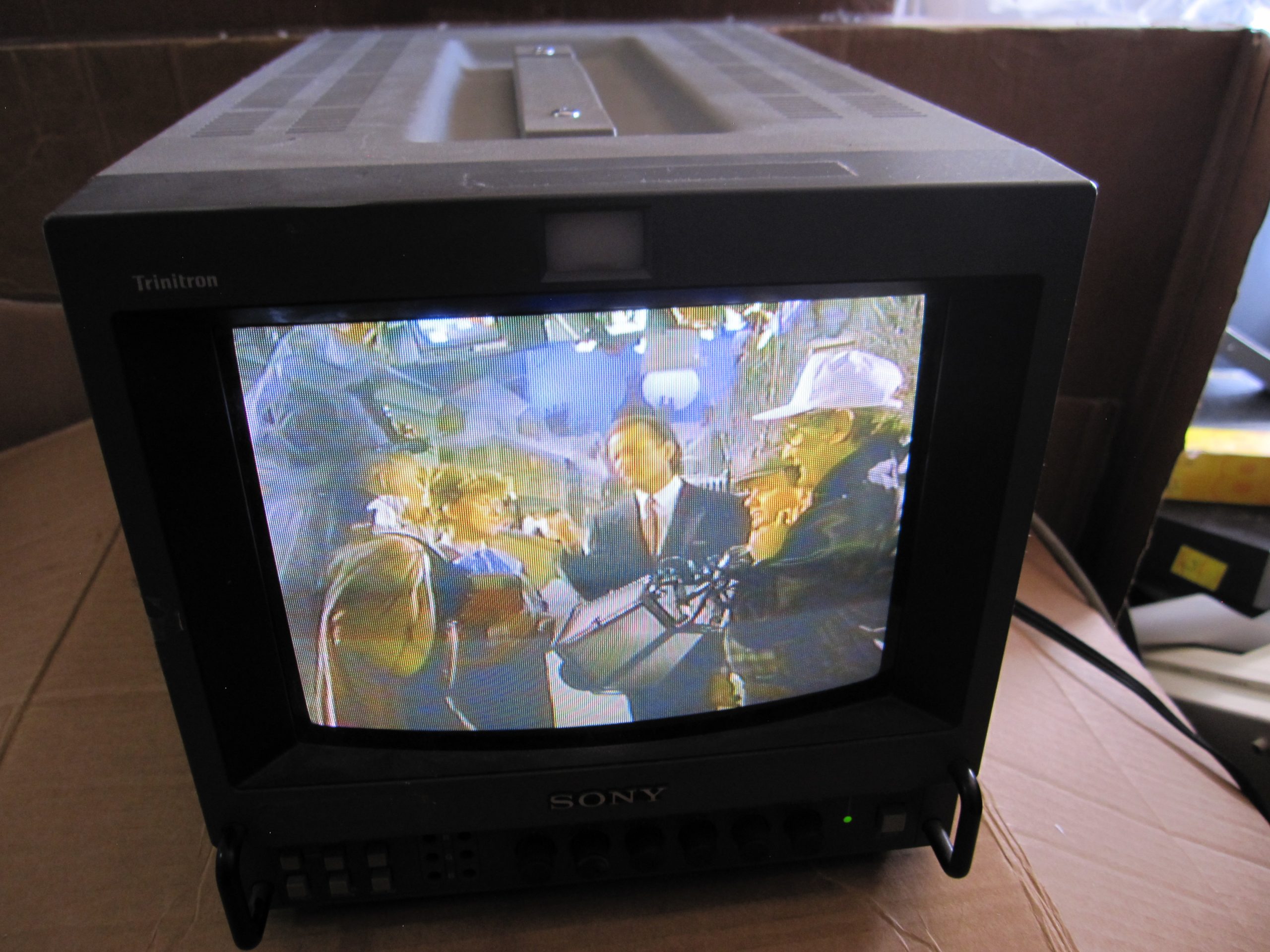 Sony Trinitron Pvm 8041q 8 Portable Broadcast Crt Color Video Imagine41